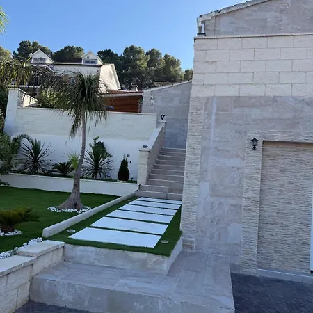 Villa Mery Montserrat